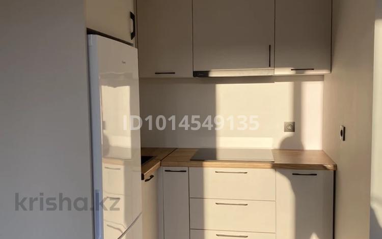 2-комнатная квартира · 45 м² · 9/9 этаж, мкр Нурсая, Абулхайыр-хана 45квм за 300 000 ₸ в Атырау — фото 2
