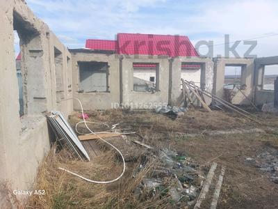 Отдельный дом · 1 комната · 32 м² · 10 сот., Экспериментальная 13А — На главное улице при въезде в село 3-тий дом с лева за 28 млн ₸ в Жамбыл
