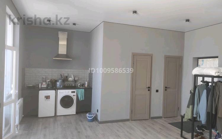 1-комнатная квартира · 40 м² · 6/8 этаж, мкр Юго-Восток, Республики 1/7 за 200 000 ₸ в Караганде, Казыбек би р-н — фото 11