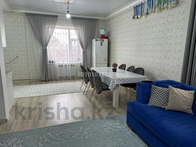 Отдельный дом · 5 комнат · 200 м² · 10 сот., Матжанби — Рахат 2-15 коше за 28 млн ₸ в Жанаозен