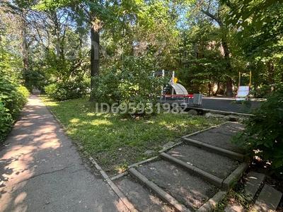 3-бөлмелі пәтер · 50.5 м² · 1/4 қабат, Жандосова 164, бағасы: 40 млн ₸ в Алматы, Ауэзовский р-н