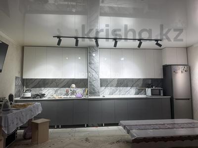 3-комнатная квартира · 60 м² · 1 этаж, Қазыбек би — Камал магазин арты за 18 млн ₸ в Ленгере