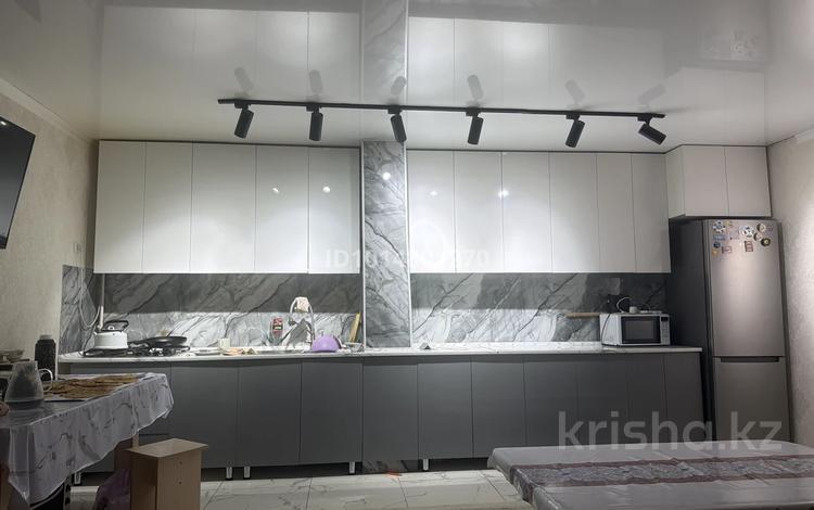 3-бөлмелі пәтер · 60 м² · 1 қабат, Қазыбек би — Камал магазин арты, бағасы: 18 млн ₸ в Ленгере — фото 2