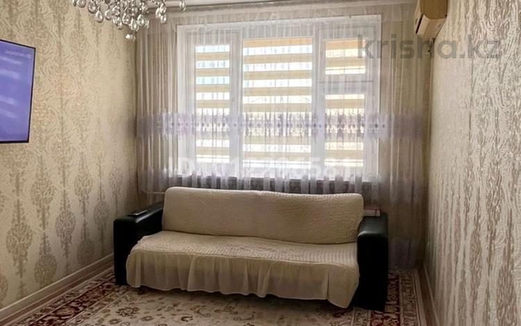 2-комнатная квартира · 42 м² · 1/5 этаж, 12-й мкр 61 — Трк Актау, Нұр маркет, 13 гимназия, Детский сад за 16.5 млн ₸ — фото 2