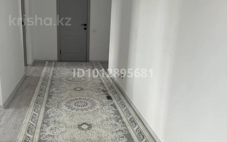 3-бөлмелі пәтер · 77.8 м² · 4/5 қабат, Сарыарка 14а, бағасы: 180 000 ₸ в Кокшетау — фото 2