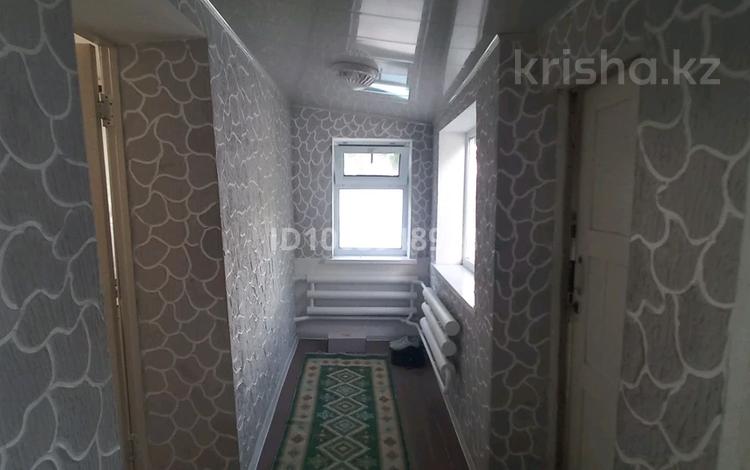 Отдельный дом · 4 комнаты · 60 м² · 7 сот., Айтике би 38 — Возле больницы за 10 млн 〒 в Каратау — фото 2