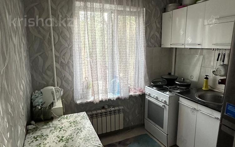 3-комнатная квартира · 65 м² · 3/5 этаж, мкр Аксай-2 5 за 280 000 ₸ в Алматы, Ауэзовский р-н — фото 2