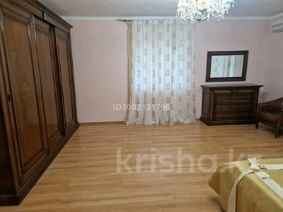 Отдельный дом · 5 комнат · 300 м² · 10.5 сот., Мкр Самал за 89 млн ₸ в Уральске
