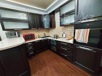 2-комнатная квартира · 61 м² · 2/10 этаж, мкр Юго-Восток, Шахтеров 70 за 200 000 〒 в Караганде, Казыбек би р-н