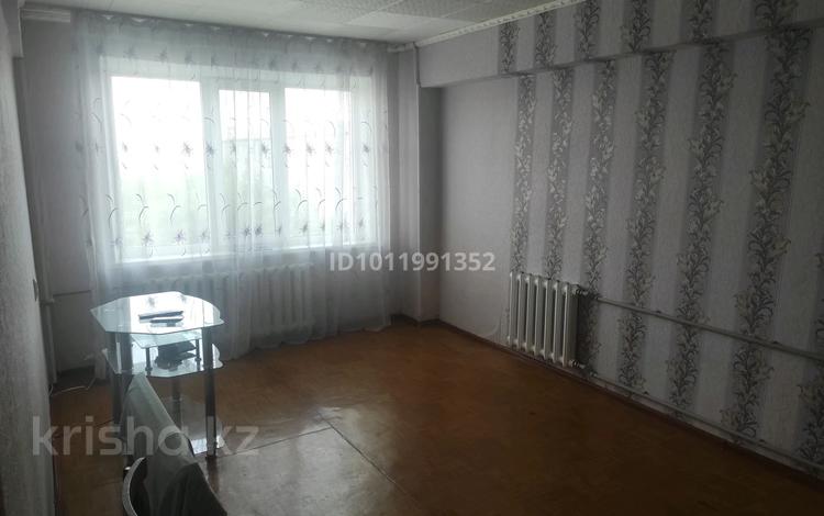 2-комнатная квартира · 47.3 м² · 5/5 этаж, мкр Центральный, Центральная 7 — Драмтеатр, светлана за 13 млн 〒 в Атырау — фото 2