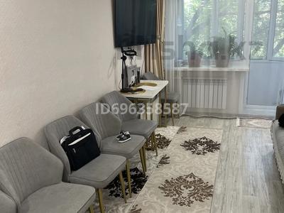 2-бөлмелі пәтер · 45 м² · 2/5 қабат, Майкудук, 13й микрорайон 19, бағасы: 11 млн ₸ в Караганде, Алихана Бокейханова р-н