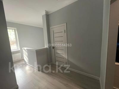 Отдельный дом · 4 комнаты · 140 м² · 6 сот., мкр Акжар — Жандосова за 550 000 ₸ в Алматы, Наурызбайский р-н
