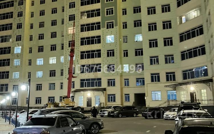 3-комнатная квартира · 98.3 м² · 6/10 этаж, 20-й мкр 26 за 39 млн ₸ в Актау — фото 2