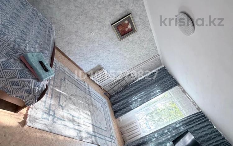 1-комнатная квартира · 30.4 м² · 2/5 этаж, Бурова 33 за 11 000 ₸ в Усть-Каменогорске — фото 2
