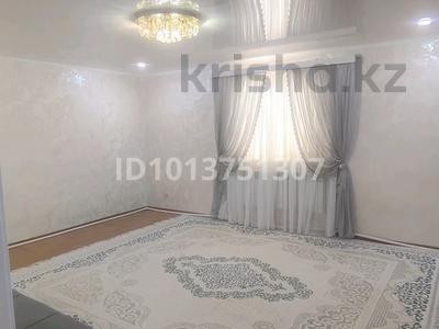 Отдельный дом · 2 комнаты · 80 м² · 8 сот., мкр Байтак-2, Улица 18 2 за 17 млн ₸ в Атырау