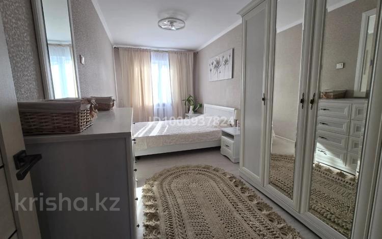 3-комнатная квартира · 57 м² · 4/5 этаж, Кабанбай батыра 12 за 22.5 млн 〒 в Шымкенте, Енбекшинский р-н — фото 2