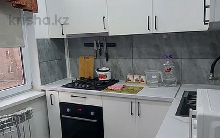 2-комнатная квартира · 45 м² · 2/4 этаж, мкр №1 49 — Алтынсарина--Улукбека за 250 000 〒 в Алматы, Ауэзовский р-н — фото 2