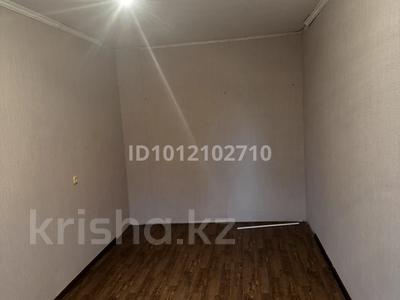 2-комнатная квартира · 46 м² · 1/5 этаж, Майкудук, 12й микрорайон 37 за 10 млн 〒 в Караганде, Алихана Бокейханова р-н