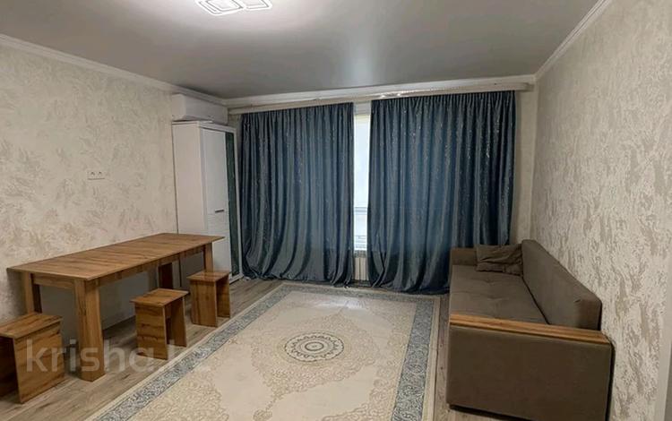 2-комнатная квартира · 50 м² · 4/9 этаж, мкр Аккент 92 за 250 000 ₸ в Алматы, Алатауский р-н — фото 2
