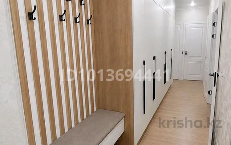 2-бөлмелі пәтер · 65 м² · 8/10 қабат, Мкрн. Сарыарка, бағасы: 300 000 ₸ в Кокшетау — фото 2