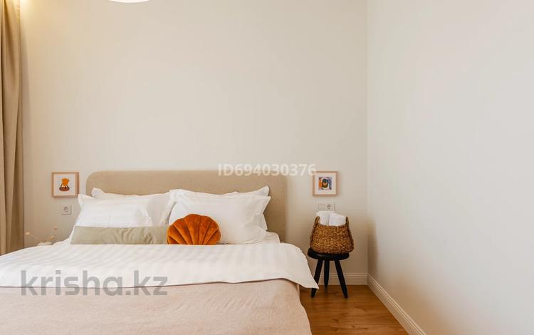 2-бөлмелі пәтер · 65 м² · 13/16 қабат, Улица Каныша Сатпаева 82/1, бағасы: 25 000 ₸ в Алматы, Бостандыкский р-н — фото 2