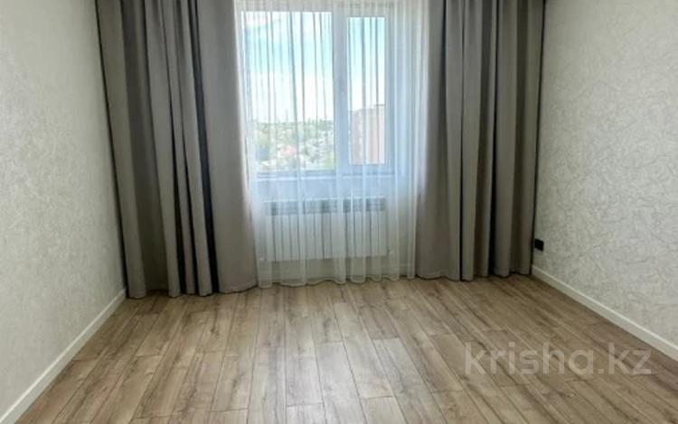 2-бөлмелі пәтер · 71 м² · 6/9 қабат, Алии Молдагуловой 5/4, бағасы: 39.5 млн ₸ в Уральске — фото 2