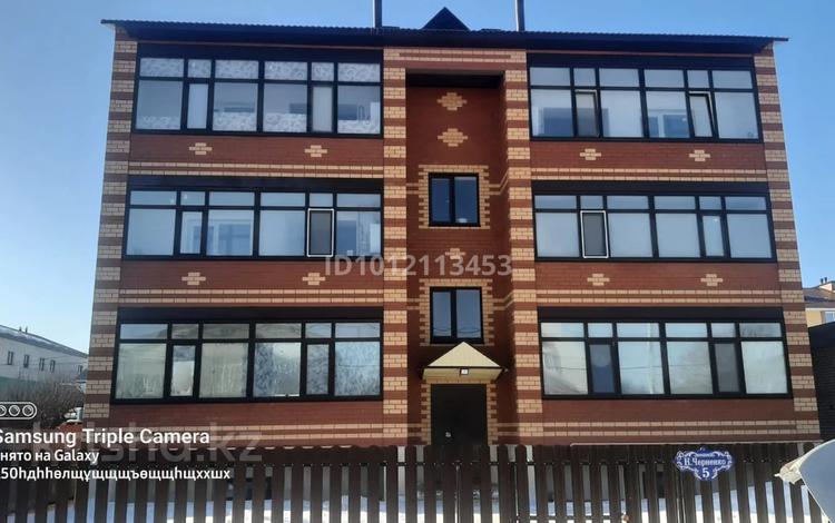 3-комнатная квартира · 100 м² · 2/3 этаж, ул. Черненко 5 за 200 000 〒 в Уральске — фото 2