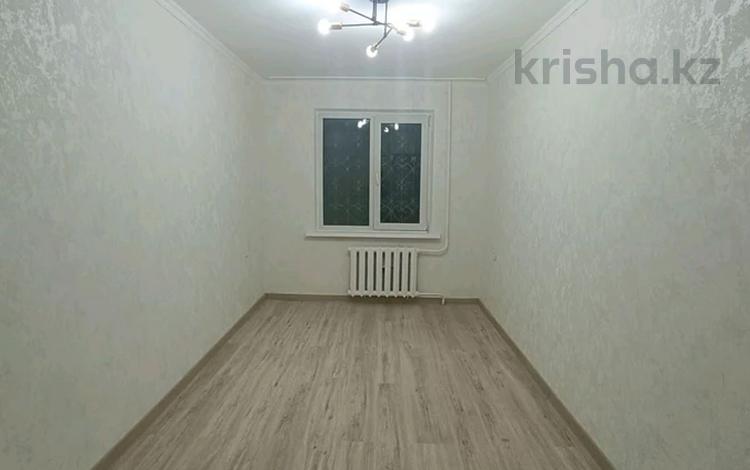 3-комнатная квартира, 60 м², 1/4 этаж, мкр №1 26 за 32.5 млн 〒 в Алматы, Ауэзовский р-н — фото 2
