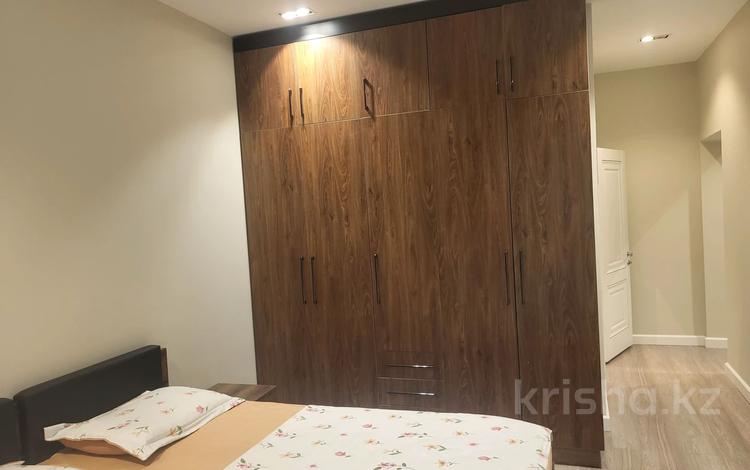 2-комнатная квартира · 80 м² · 2/12 этаж, Манаса 22/2 — ТРЦ Глобус за 30 000 ₸ в Алматы, Алмалинский р-н — фото 12