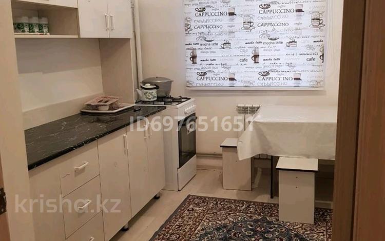 2-комнатная квартира, 60 м², 4/4 этаж помесячно, 11 14/2 — Жаңа қала за 120 000 〒 в Туркестане — фото 2