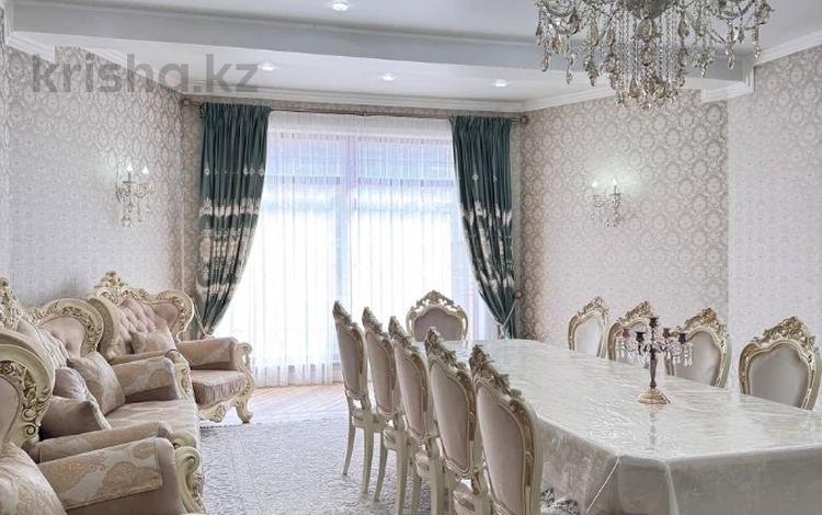 Отдельный дом · 8 комнат · 319 м² · 10 сот., мкр Городской Аэропорт, Хайруллы Кабжанова 67 за 135 млн ₸ в Караганде, Казыбек би р-н — фото 19