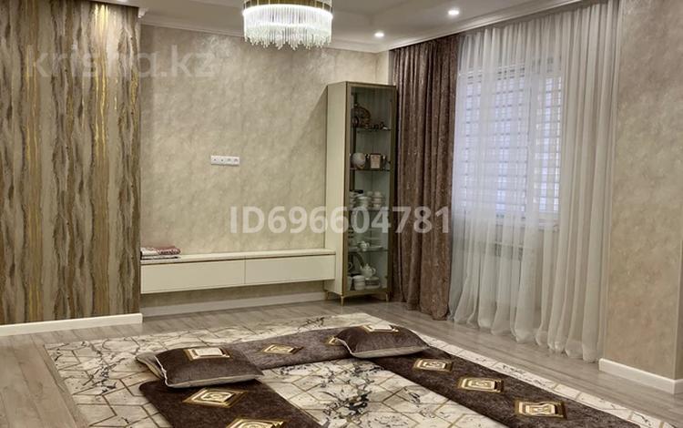 4-комнатная квартира · 127 м² · 2/11 этаж, 17-й мкр 43 за 58 млн ₸ в Актау — фото 2