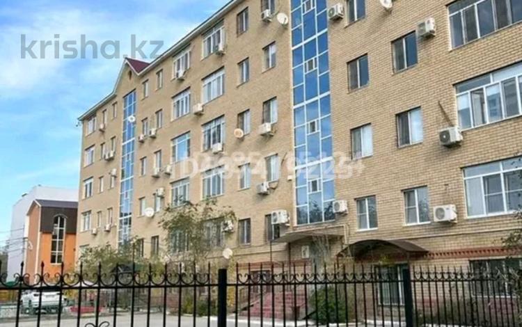 4-комнатная квартира · 150.2 м² · 4/5 этаж, мкр Центральный, Гурьевский за 57 млн ₸ в Атырау — фото 21