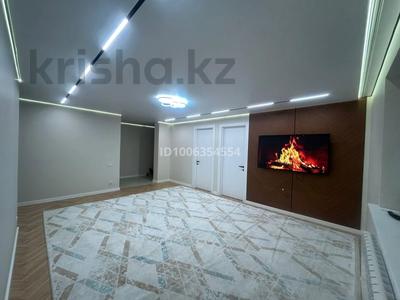 4-комнатная квартира · 105 м² · 1/10 этаж, мкр Центральный, Абай 26 за 75 млн 〒 в Атырау