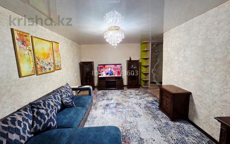3-комнатная квартира · 80 м² · 8/9 этаж, Уранхаева 1 — Мед академия, набережная за 280 000 ₸ в Семее — фото 2