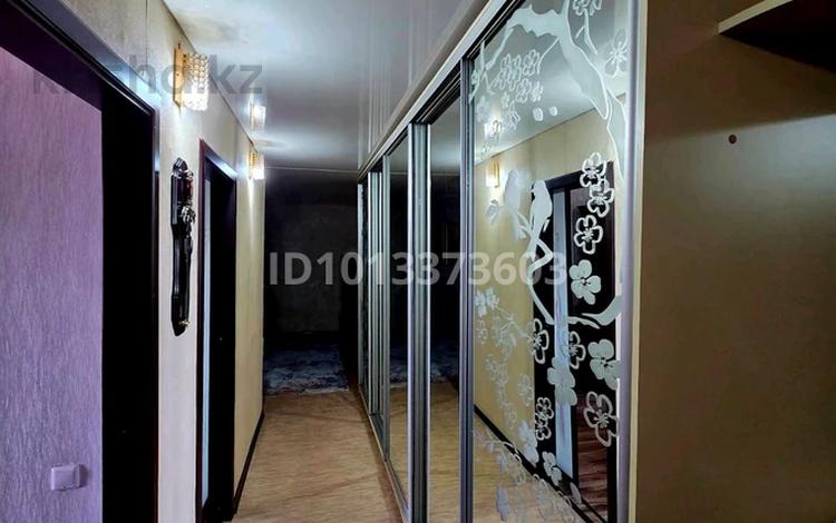 3-бөлмелі пәтер · 80 м² · 8/9 қабат, Уранхаева 1 — Мед академия, набережная, бағасы: 260 000 ₸ в Семее — фото 4