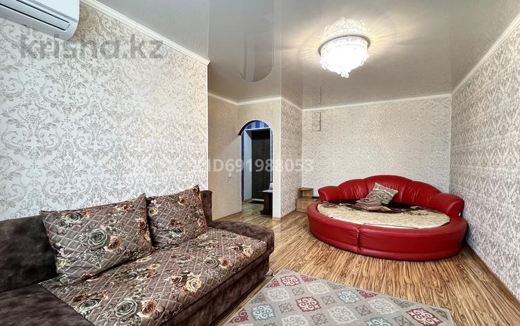 1-комнатная квартира, 35 м², 2/5 этаж посуточно, Жумабаева 101 за 12 000 〒 в Петропавловске — фото 2