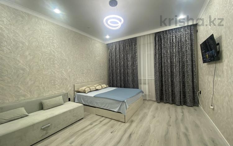 1-комнатная квартира · 64 м² · 4/8 этаж, 19-й мкр 43/2 за 10 000 ₸ в Актау — фото 39