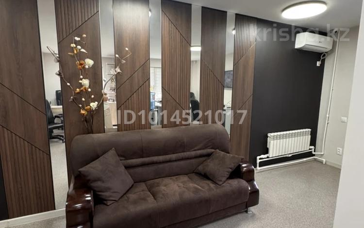 Еркін, кеңселер · 45 м², бағасы: 33 млн ₸ в Караганде, Казыбек би р-н — фото 2