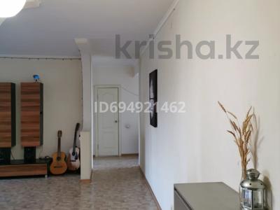 3-бөлмелі пәтер · 93 м² · 8/9 қабат, Куйши Дина 23/1, бағасы: 42 млн ₸ в Астане, Алматы р-н