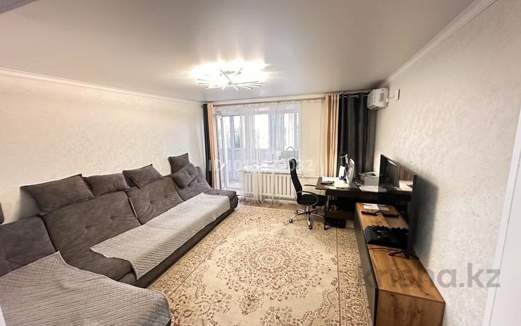 3-комнатная квартира · 70 м² · 9/9 этаж, мкр Юго-Восток, 28й микрорайон 18 за 32 млн ₸ в Караганде, Казыбек би р-н — фото 2
