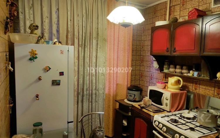 4-бөлмелі пәтер · 64 м² · 1/5 қабат, Қалалық аэропорт ш/а., бағасы: 17 млн ₸ в Караганде, Казыбек би р-н — фото 3