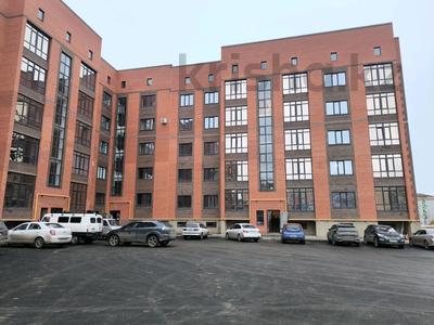 4-комнатная квартира · 140 м² · 1/5 этаж, мкр. Алтын орда, Ул.Ораза Татеулы 100В — Акбобек, НИШ, ЖЕКПЕ ЖЕК, ЛЕДОВАЯ АРЕНА, ТЕННИСНЫЙ ЦЕНТР за 43.7 млн ₸ в Актобе