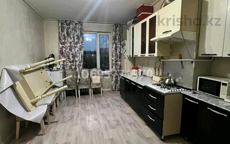 3-комнатная квартира, 108 м², 4/4 этаж помесячно, мкр Нурсат 197 — На против тойханы Әсем.