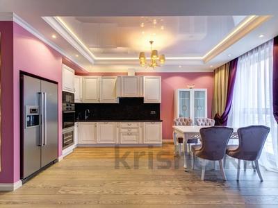 5-комнатная квартира · 220 м² · 4/4 этаж, Мукагали Макатаева 7/3 за 1.7 млн 〒 в Астане, Есильский р-н