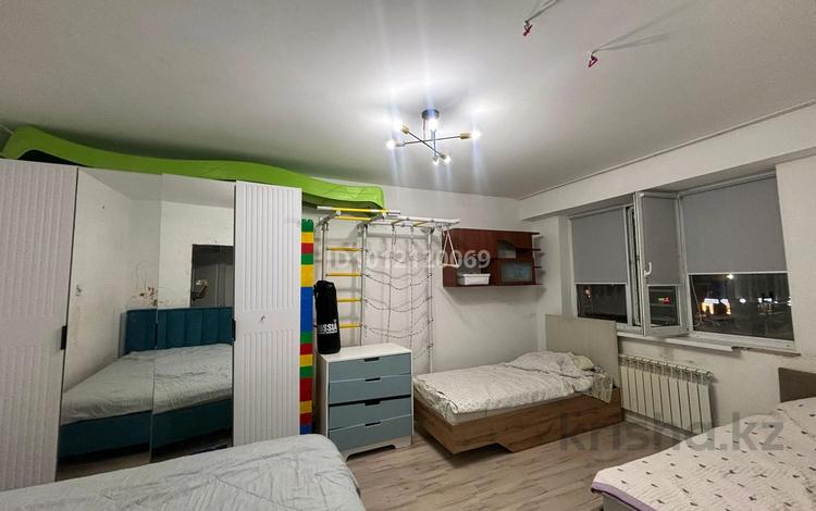 1-комнатная квартира · 37 м² · 3/14 этаж, Кайыма Мухамедханова 17 за 27 млн ₸ в Астане, Есильский р-н — фото 2
