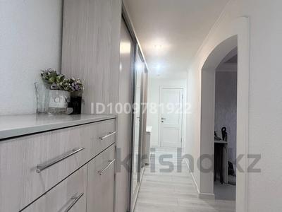 3-комнатная квартира · 63 м² · 2/9 этаж, мкр Юго-Восток, Муканова 18 за 28 млн ₸ в Караганде, Казыбек би р-н