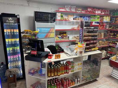 Аренда коммерческой недвижимости в Атырауской обл.: Магазины и бутики · 35 м² за 200 000 〒 Магазины и бутики · 35 м² за 200 000 〒 в Атырау, мкр Привокзальный-3А
