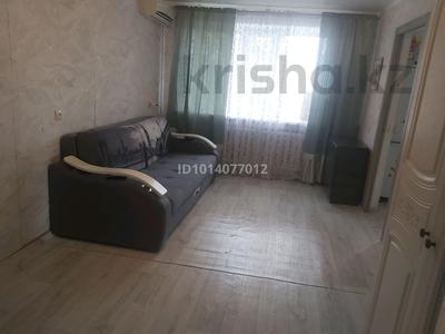 4-бөлмелі пәтер · 60 м² · 5/5 қабат, Строитель ш/а., Детская больница 35 — Школа / 23, бағасы: 25 млн ₸ в Уральске, мкр Строитель