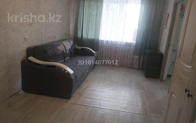 4-бөлмелі пәтер · 60 м² · 5/5 қабат, Строитель ш/а., Детская больница 35 — Школа / 23, бағасы: 25 млн ₸ в Уральске, мкр Строитель — фото 2